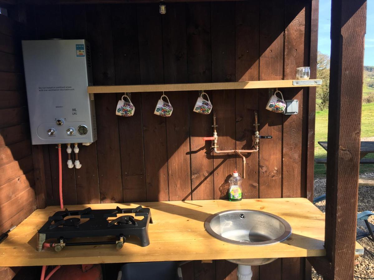 The Shepherds Hut At The Shippen, Tiphayes Honiton Exterior photo